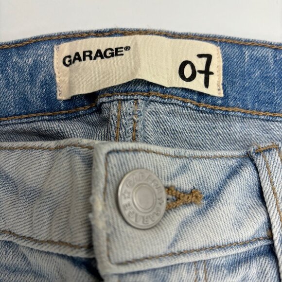 Garage Distressed Cuffed Girlfriend Women's size 7 Light Wash Blue Denim jeans - Picture 2 of 4